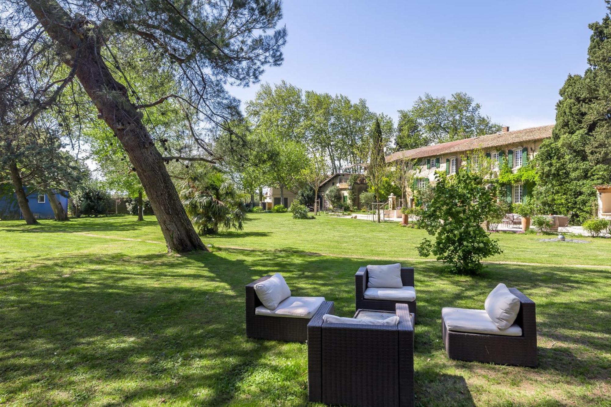 Domaine De Rhodes B&B Avignon Exteriér fotografie